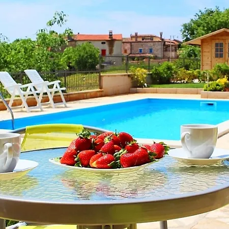 度假居 Holiday In Porec Istrien 9803
