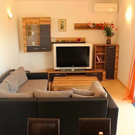 Holiday In Porec Istrien 9803 度假居 *